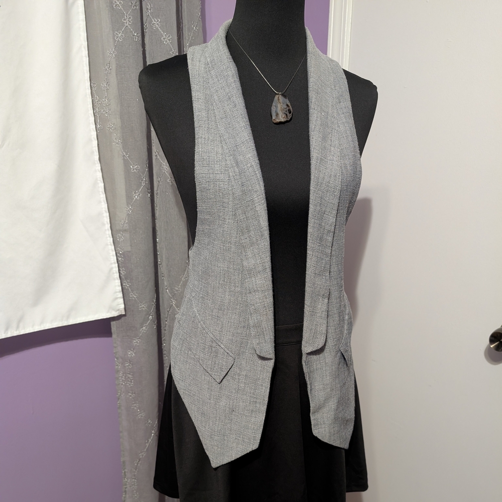 Zara Women's Gray Open-Front Vest